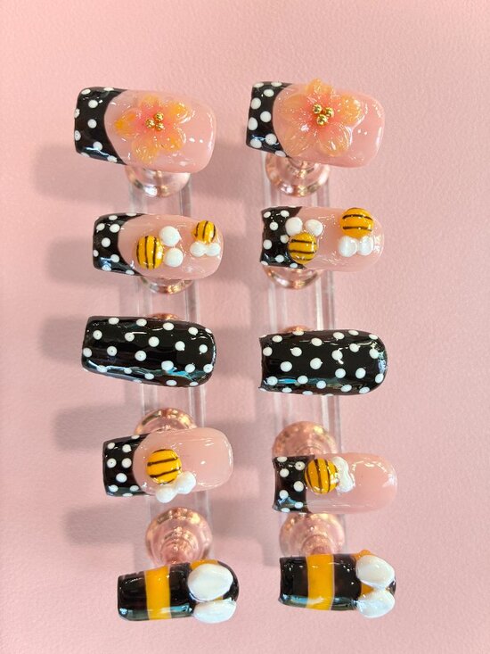 Other - Hand-Painted Bumble Bee Press on Nails!
